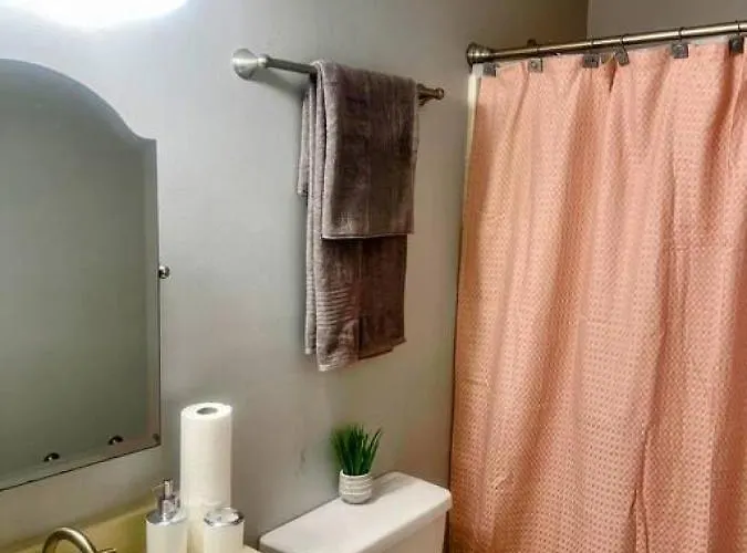 Holiday home Town And Country Getaway 3br 3ba, 20 Min Famu Fsu *