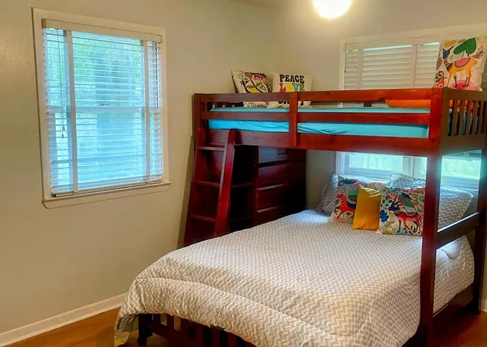 Holiday home Town And Country Getaway 3br 3ba, 20 Min Famu Fsu *